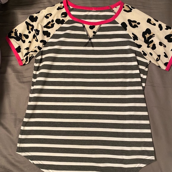 Grey stripe leopard shirt top - Picture 1 of 1
